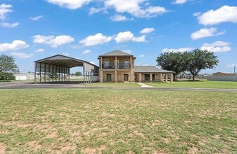 Building Photo - 5508 E County Rd 60