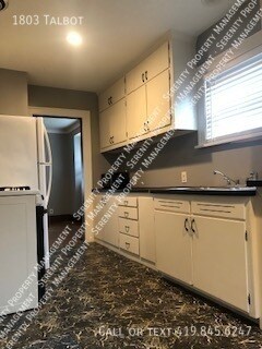 Building Photo - Stunning Four Bedroom Home Available Now!