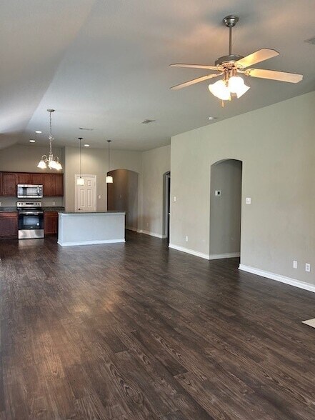 Building Photo - 1136 Edgewater Dr