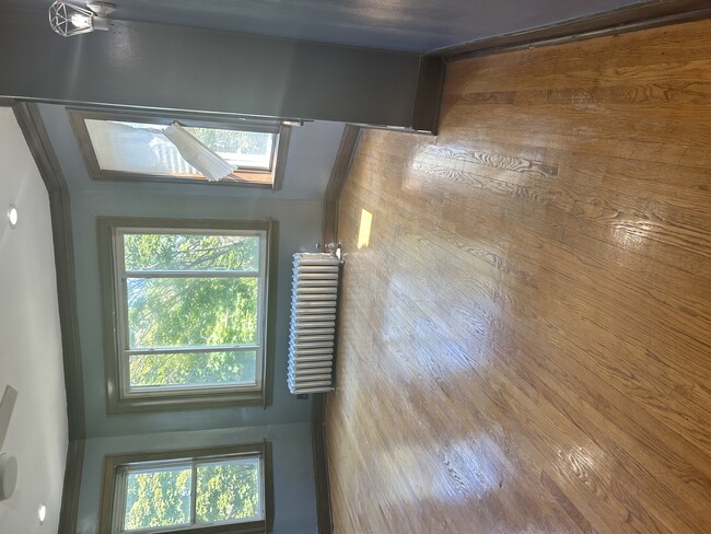 Building Photo - 7422 S Bennett Ave