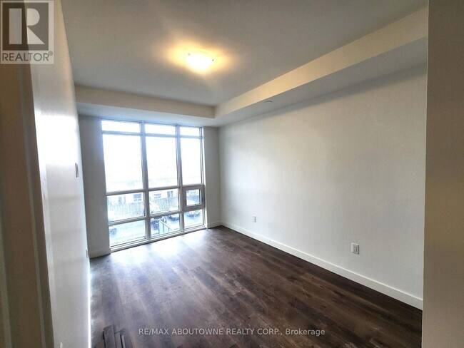 Building Photo - 461 Green Rd