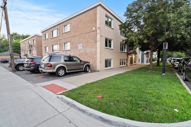 Building Photo - 1526 S 51st Ct