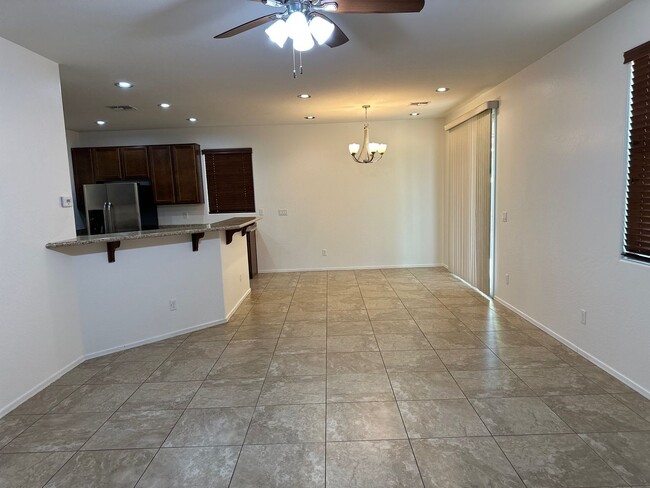 Foto del edificio - Charming Home in Maricopa *Available Today*