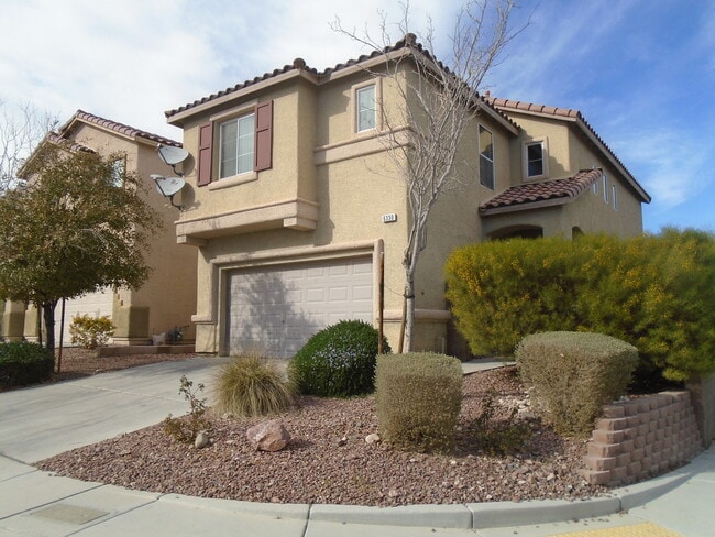 Building Photo - Spacious 4-Bedroom Home with Modern Update...