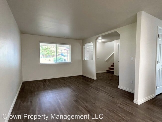 Building Photo - 4 br, 2.5 bath House - 3007 Holly Ct.