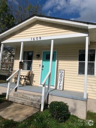 Building Photo - 1609 Julia Maulden Pl