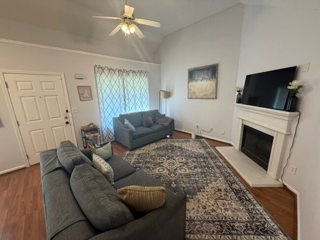 Building Photo - Room in Single Family Home on Cypress Pointe Dr