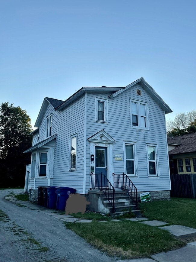 Building Photo - 821 Wright St