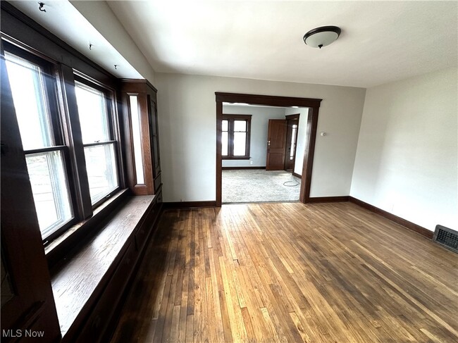 Building Photo - 4270 Valley Rd