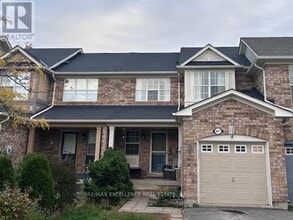 Building Photo - 837 McKay Crescent