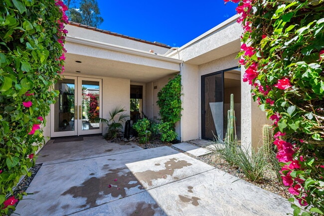 Building Photo - 829 Inverness Dr