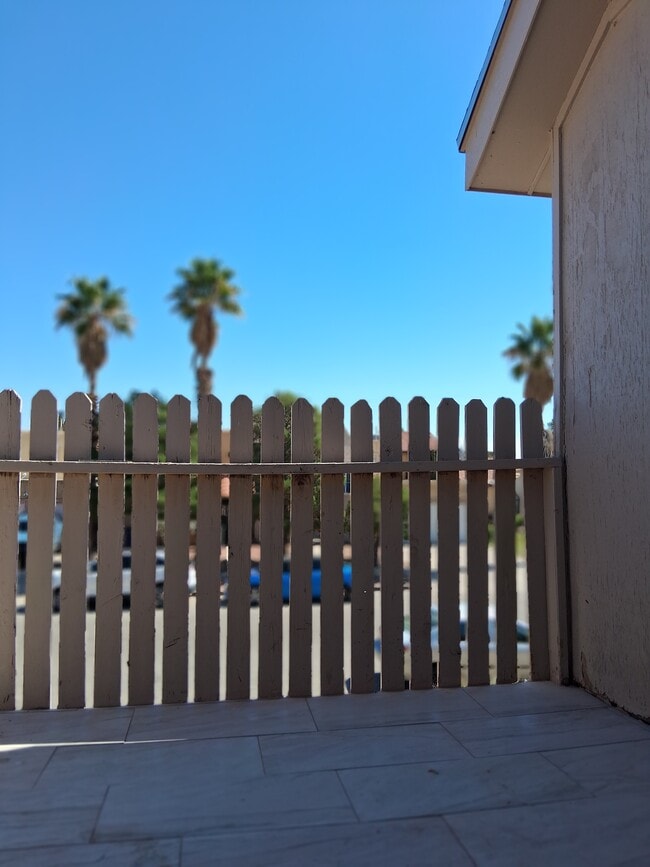 Building Photo - 3119 Voss Dr
