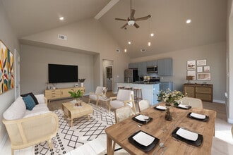 Building Photo - Valley Oaks