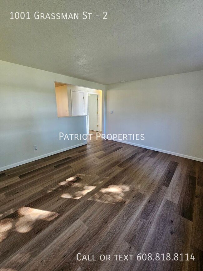 Foto del edificio - 2 bedroom/ 1 bath apartment in Tomah, WI