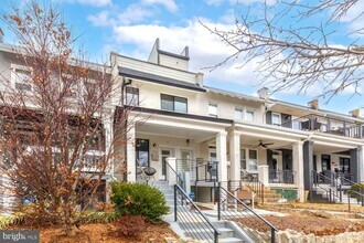 Building Photo - 1228 Oates St NE