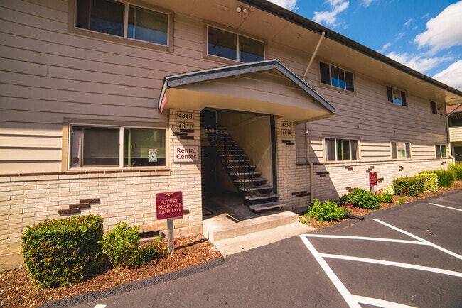Building Photo - #119 LAURELWOOD ESTATES