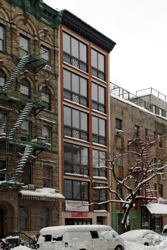 Foto del edificio - 92 E 7th St