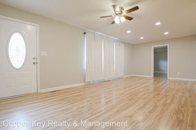 Building Photo - 3 br, 2 bath House - 219 Hallbrook Drive