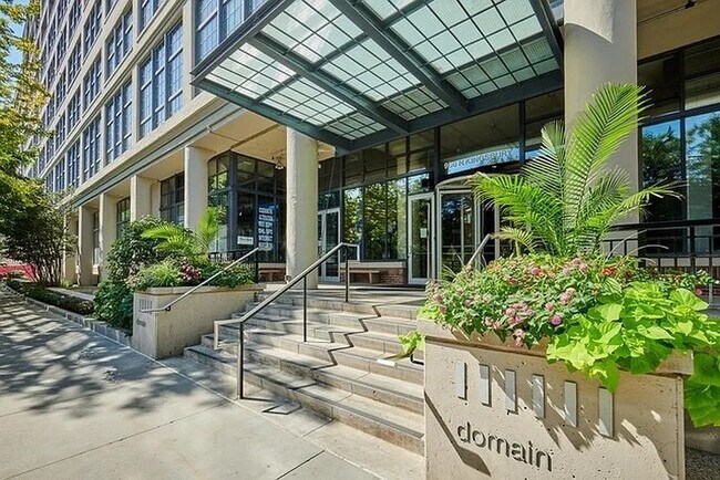 Foto del edificio - 900 N Kingsbury St