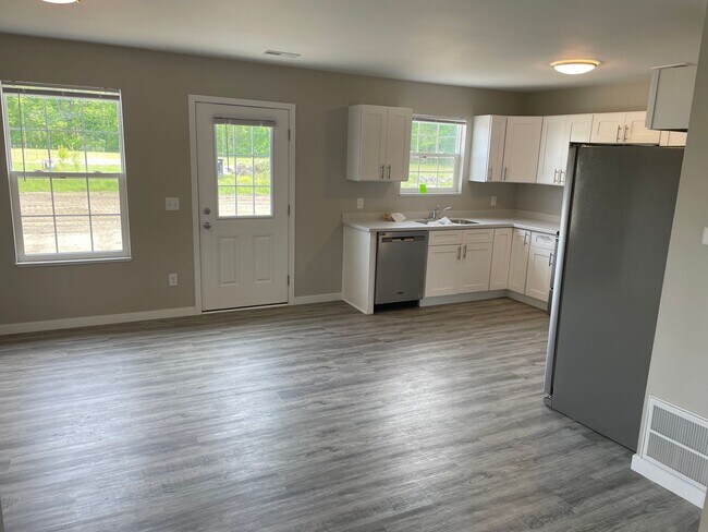 Foto del edificio - 14053 Dixon Rd