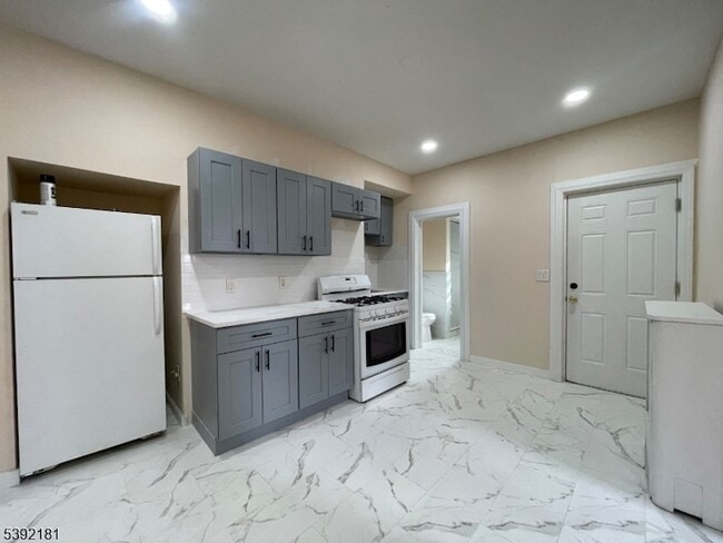 Photo - 85 Clifton Ave Apartment