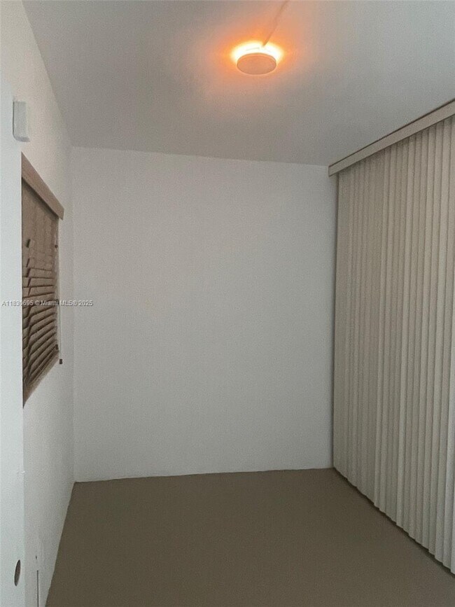 Foto del edificio - 5111 W Oakland Park Blvd