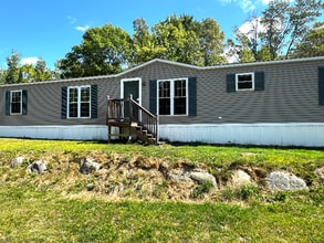 Building Photo - 19 Maple Ln