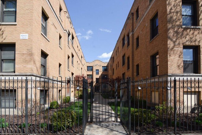 Building Photo - 2617 N Spaulding Ave