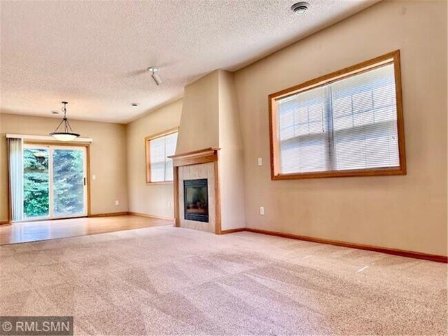Building Photo - 2388 Vierling Dr E