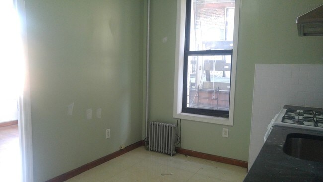 Building Photo - 295 Broome St