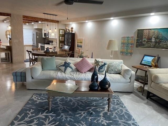 Foto del edificio - 11230 Green Lake Dr