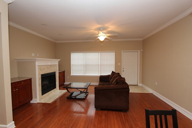 Building Photo - 1569 Crescent Hills Dr
