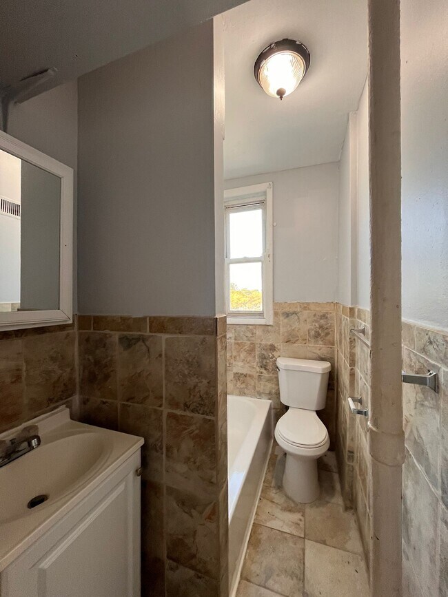 Foto del edificio - 80 Lake St