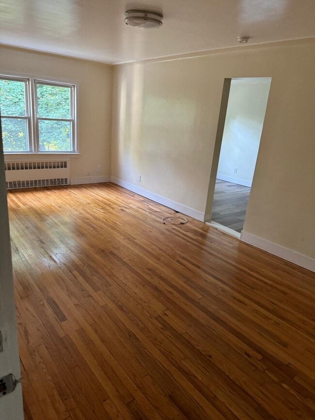 Building Photo - 32 Starr Ave