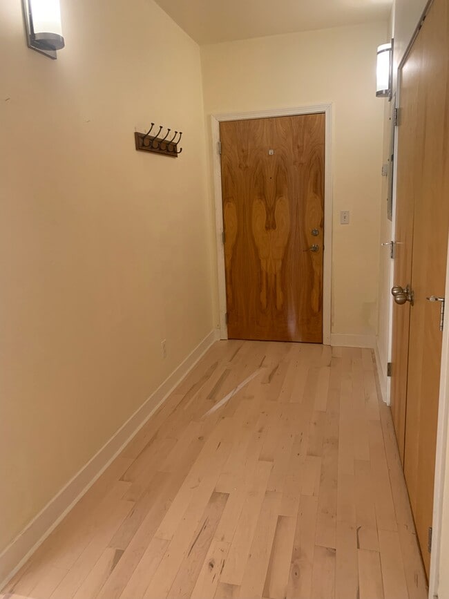 Foto del edificio - 24 Bay State Rd