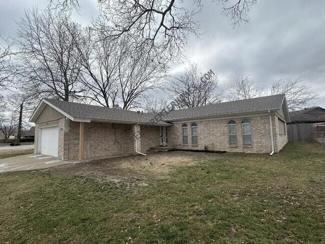Building Photo - 7014 E 47th St