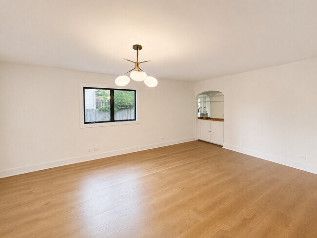 Foto del edificio - 707 W Woodland Rd