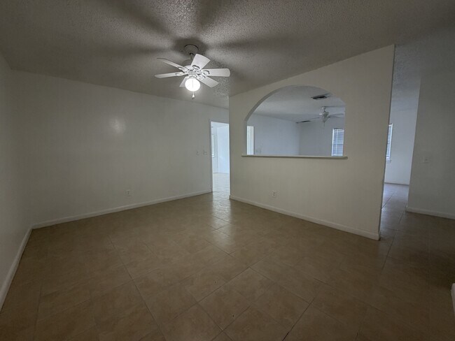 Building Photo - 801 17th St