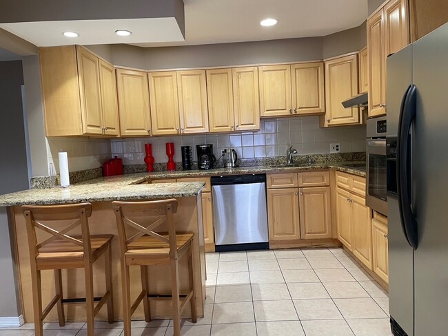 Building Photo - 32 Roanoke Ave