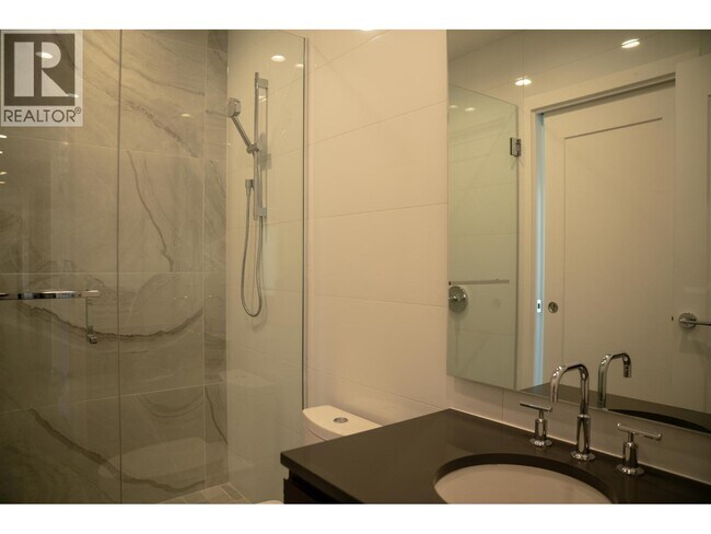 Photo du bâtiment - 5681 Birney Ave