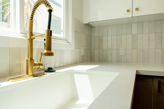 Building Photo - 1319 Havenhurst Dr