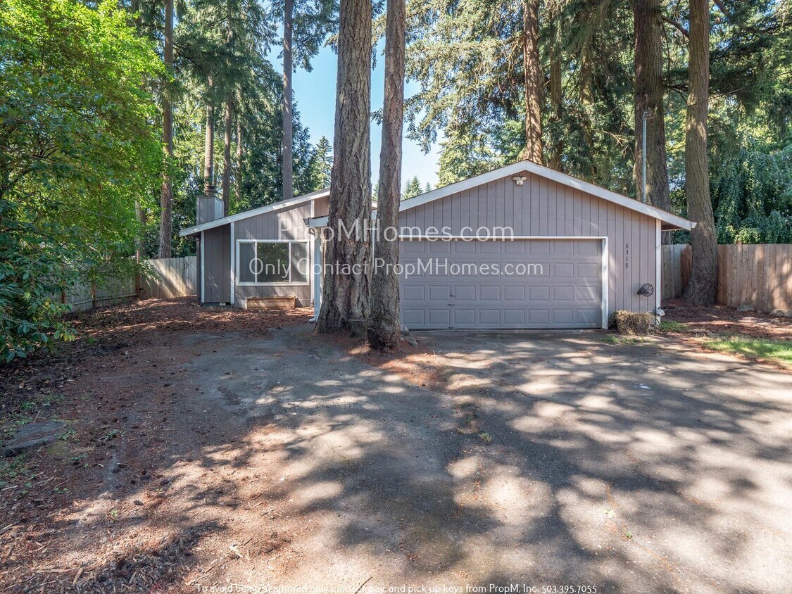 Primary Photo - Beautiful Three Bedroom Home w/ Fenced Yar...