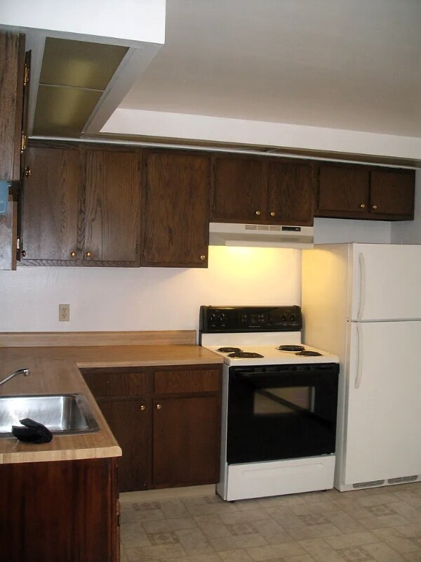 2125 Barton Ct Unit 2, Buffalo, NY 14217 Room for Rent in Buffalo