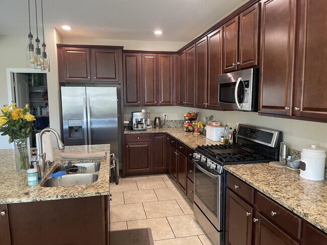 Foto del edificio - 10510 Rollins Dr