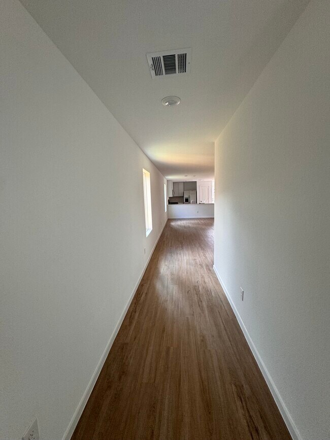 Foto del edificio - 1634 Windrose Bnd