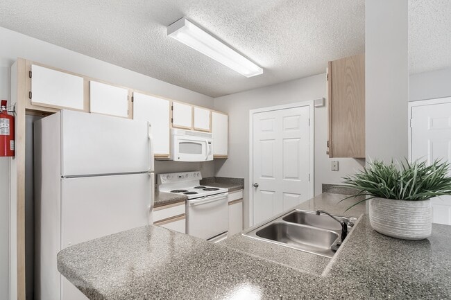 Building Photo - The Pointe Apartment Homes