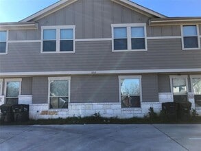 Building Photo - 2212 Creekside Ln