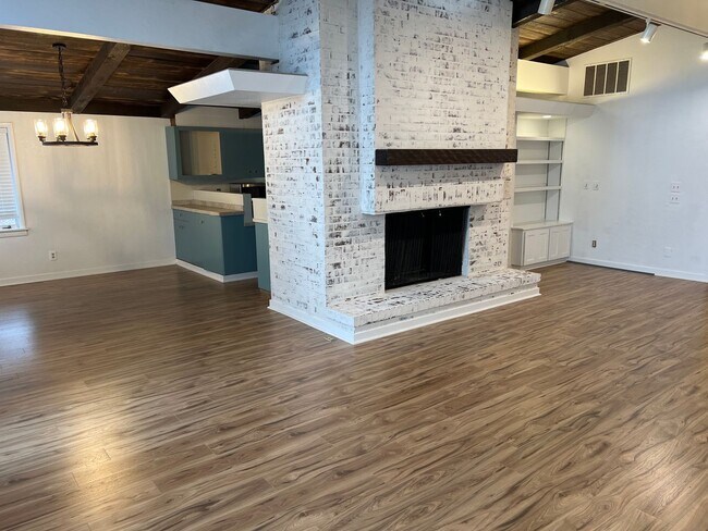 Foto del edificio - 4 Bedroom 2 bath home near lake Tenkiller ...