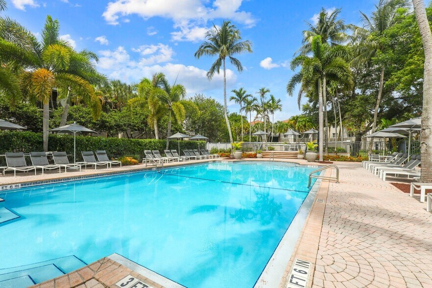 Coconut Palm Club Apartments - 5400 Nw 55th Blvd Coconut Creek, FL 33073 |  Apartments.com