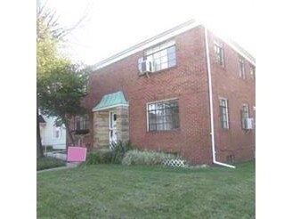 Building Photo - 4825 Lewis Ave